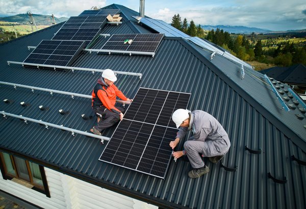 Installation photovoltaïque à Agen : pourquoi se tourner vers un spécialiste ?